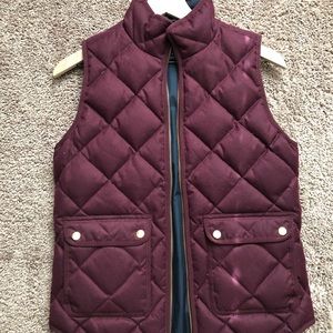 Burgundy red J Crew excursion vest, size XS, great condition!